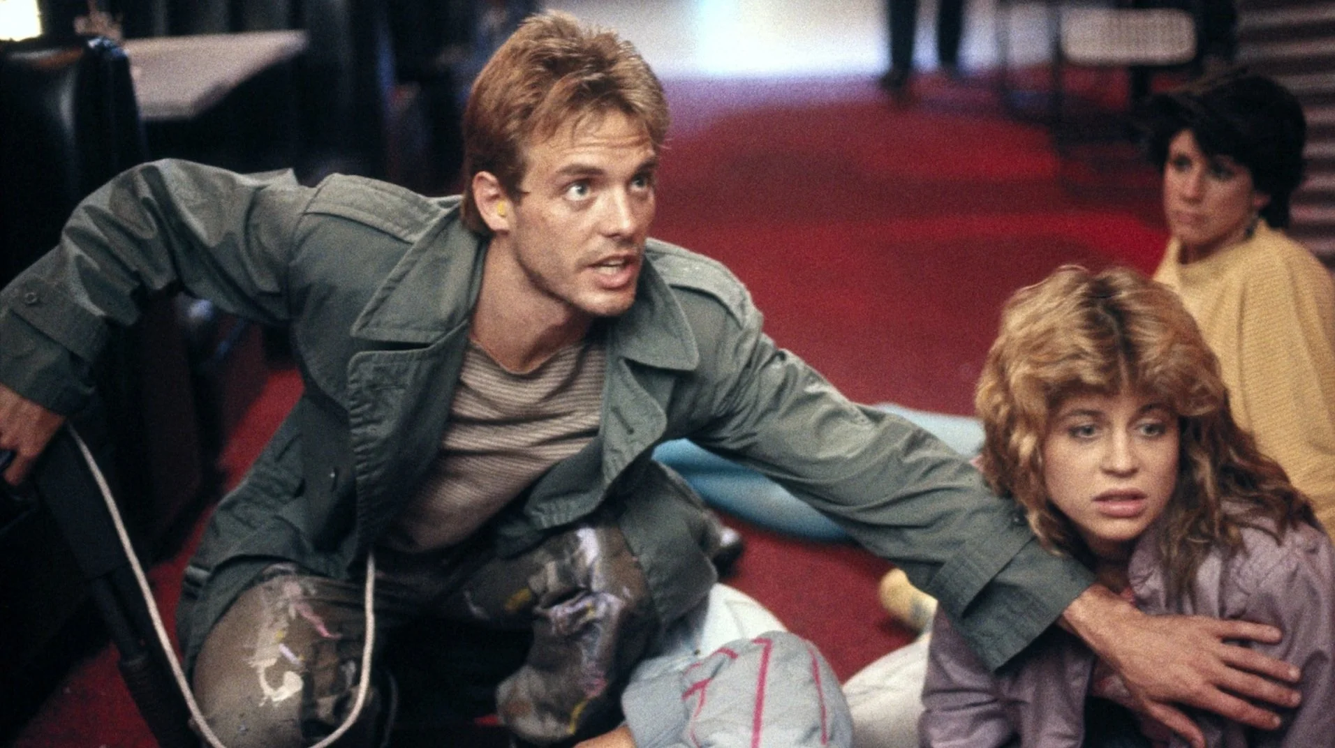 Terminator 1984 - Kyle Reese protège Sarah Connor du Terminator