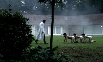 The Human Centipede : Pourquoi cette purge monumentale mérite un 0/5 pointé !