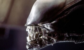 Alien : Aaron Guzikowski écrit un nouveau film, Ridley Scott reste à la production