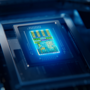 Gros plan d’une puce dans le visuel de présentation du Surface Laptop Ultra.